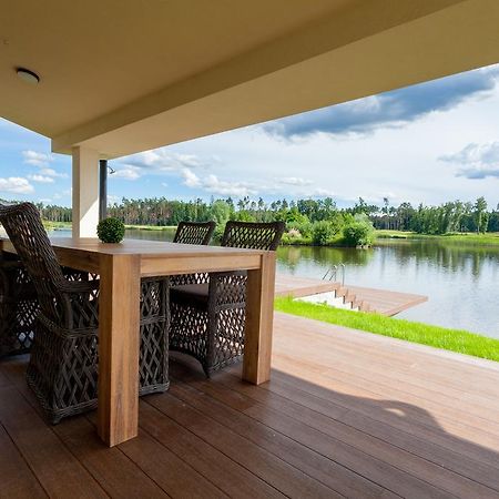 Golfbay Villa Senica Exterior foto